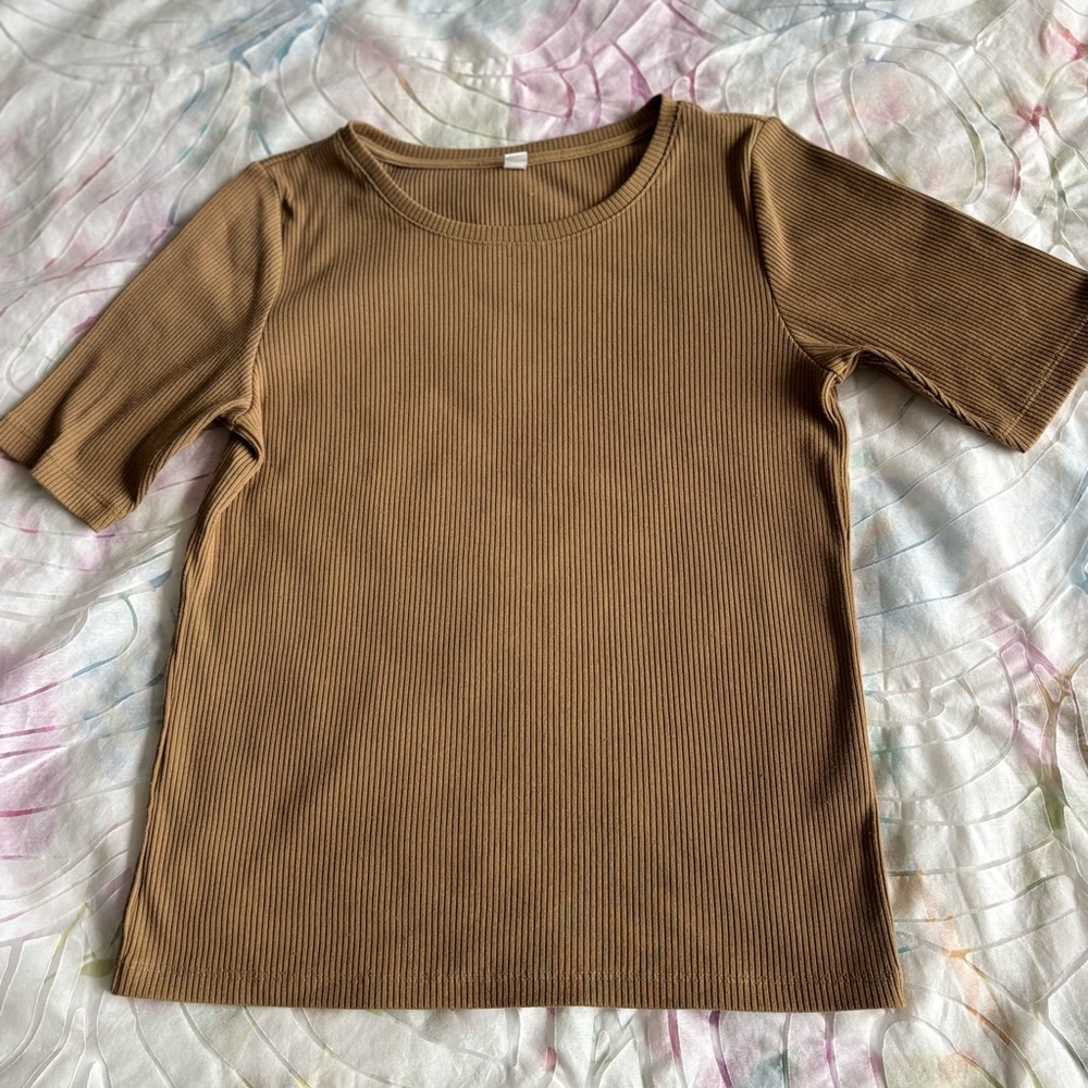 Uniqlo Ribbed Brown Short Sleeve Top